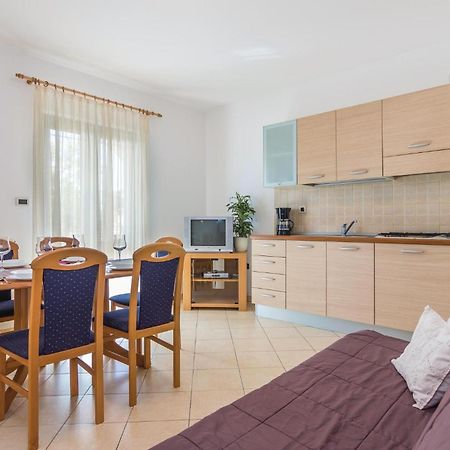 Beautiful Apartment In Porec With Kitchen Poreč Exterior foto