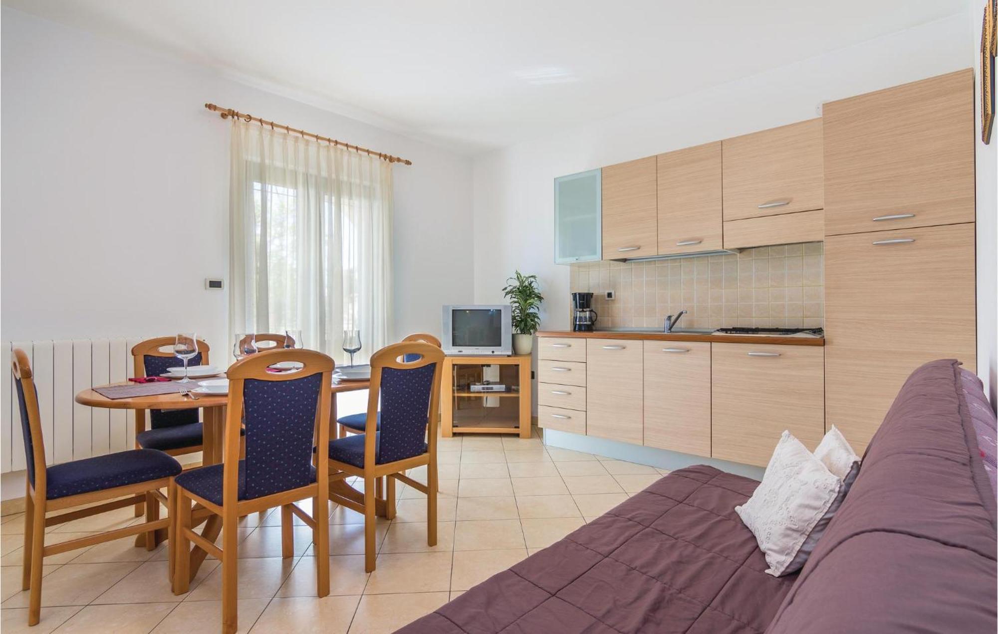 Beautiful Apartment In Porec With Kitchen Poreč Exterior foto