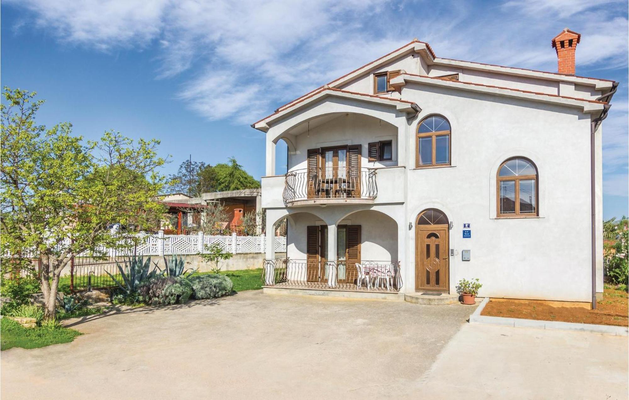Beautiful Apartment In Porec With Kitchen Poreč Exterior foto